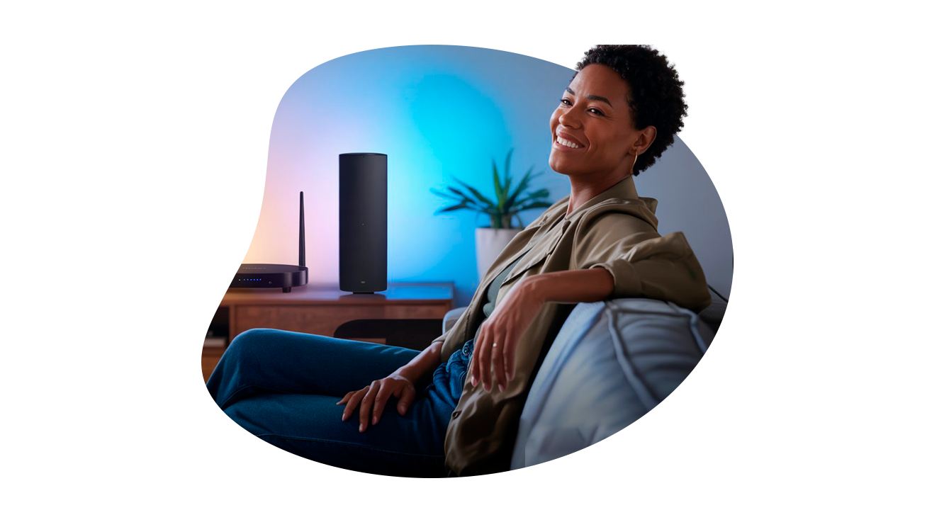 imagen muestra auna chica feliz disfrutando de servicios de straming vnedidos por elite Wireles